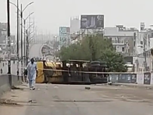 Oil Tanker Overturns on Baloch Colony Bridge, One Fatality Reported, Traffic Flow Disrupted