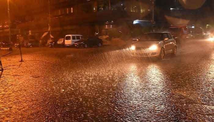 Heavy and Light Rain Hits Multiple Areas Across Karachi