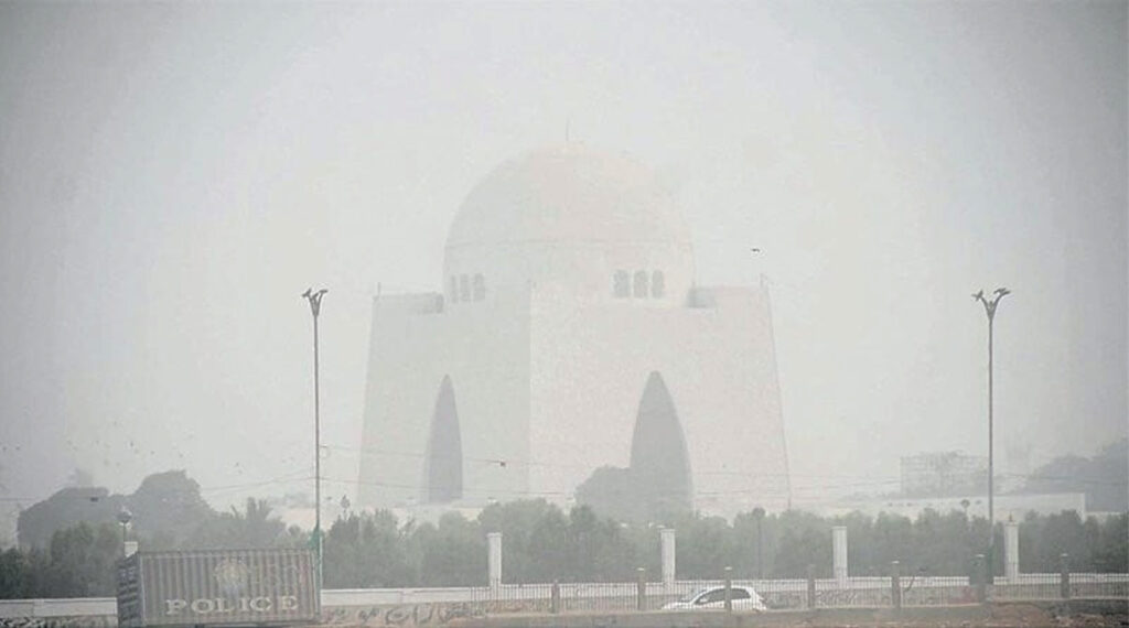 Karachi to Experience Fog and Sea Breeze on Monday and Tuesday