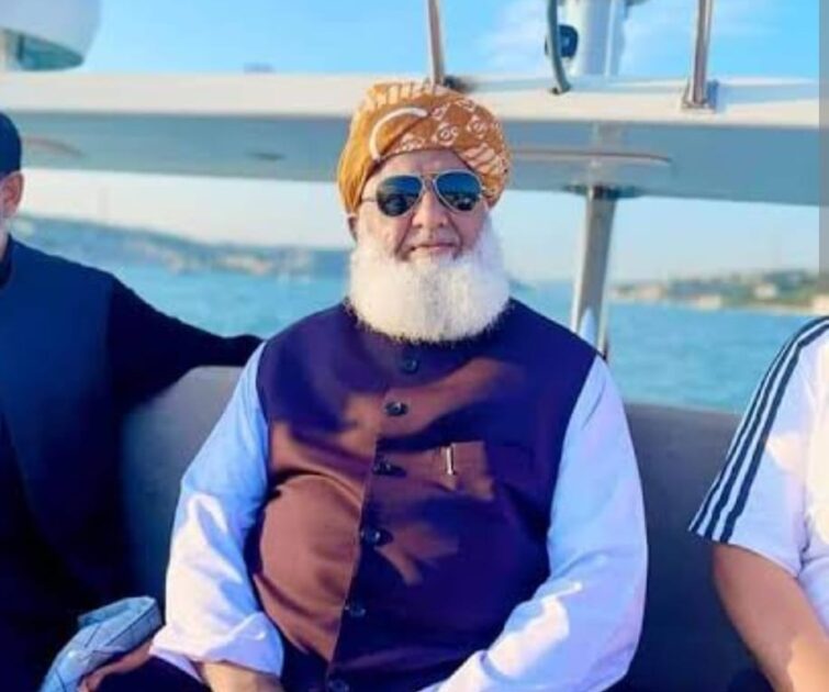 JUI Leader Maulana Fazlur Rehman to Spend 10 Days in London for Rest