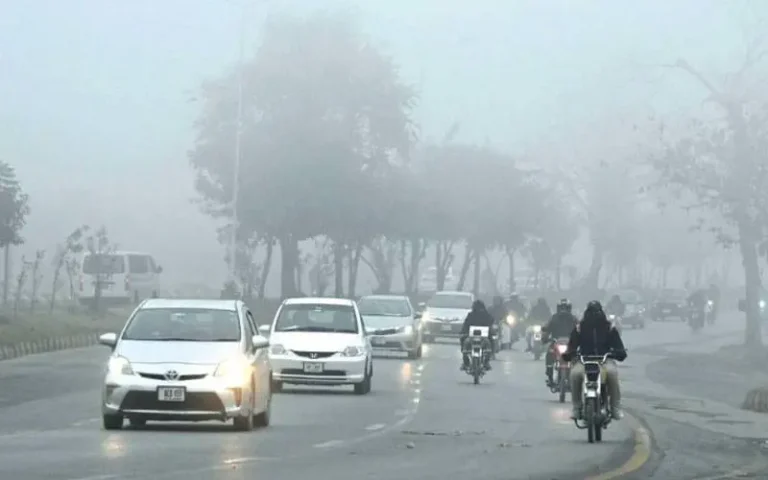 Karachi Experiences Coldest Night of the Season with Temperature Dropping to 6.5°C in Gulistan-e-Jauhar